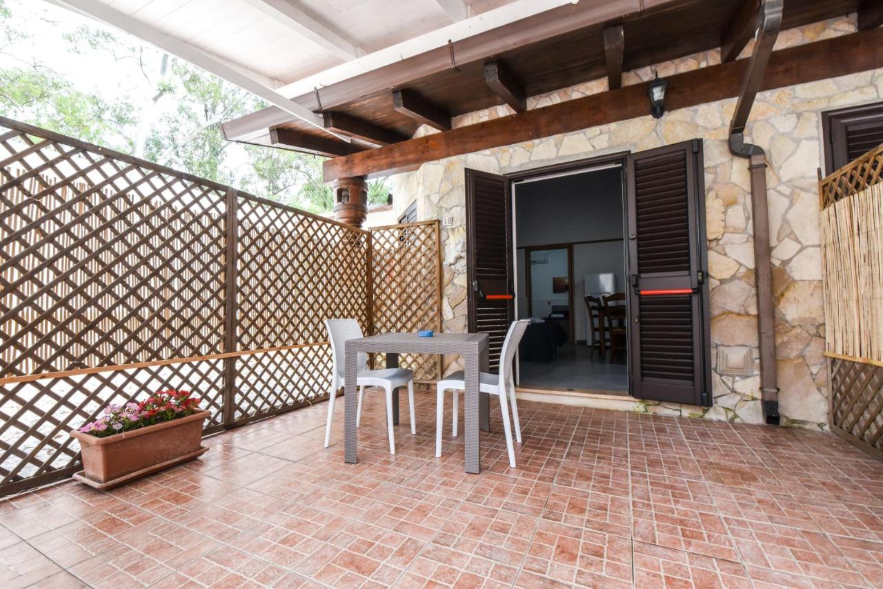 Giardini Sausari Residence Punta Prosciutto Exterior foto