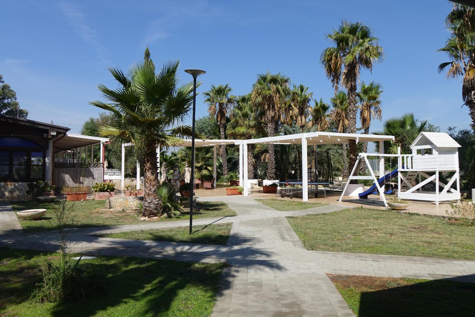 Giardini Sausari Residence Punta Prosciutto Exterior foto